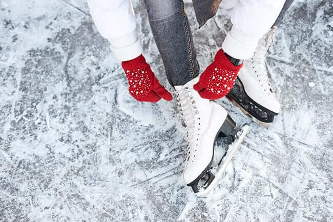 LACING UP SKATE