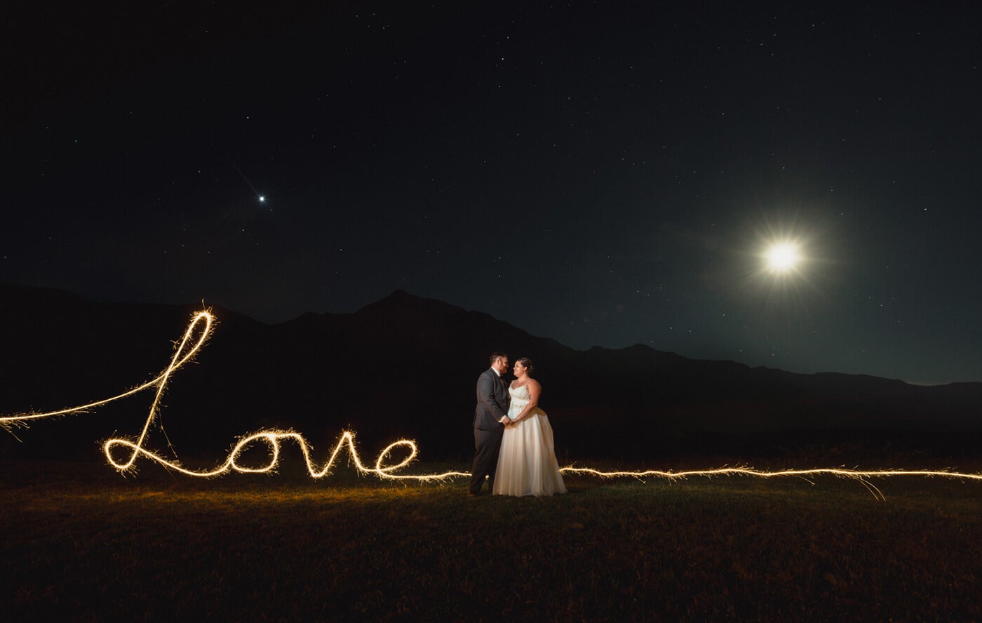 sparkler photography and wedding couple